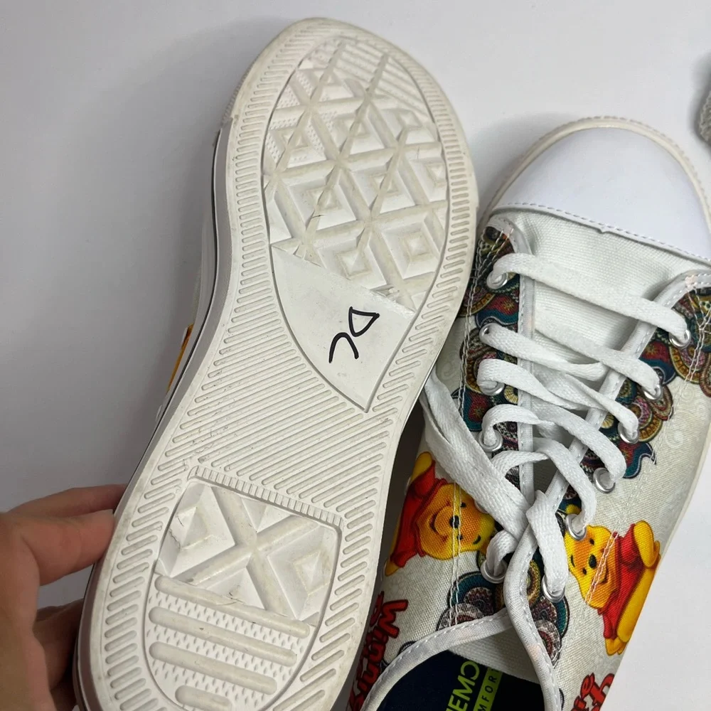 Rebook memory tech ortholite Winnie the Pooh Sneakers size 12